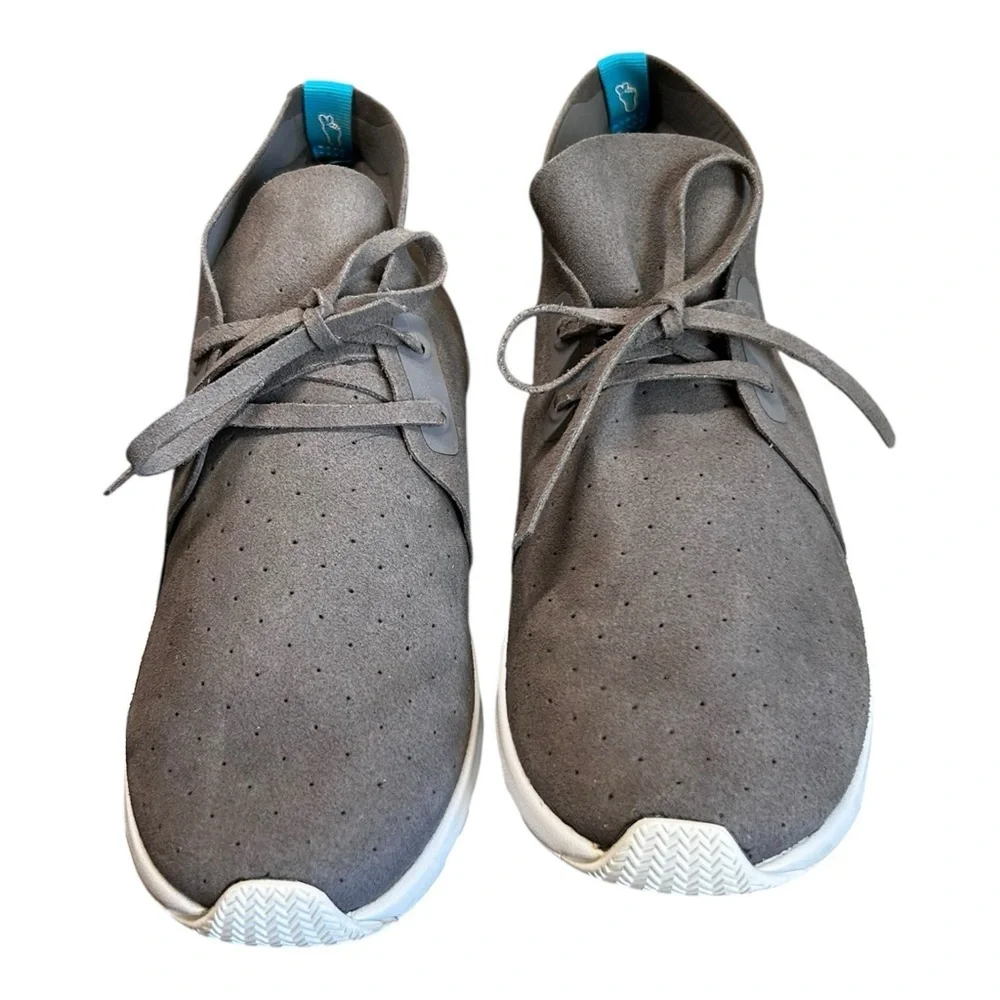Native Apollo Chukka Boots Gray/White Suede – Men’s 7 / Women’s 9